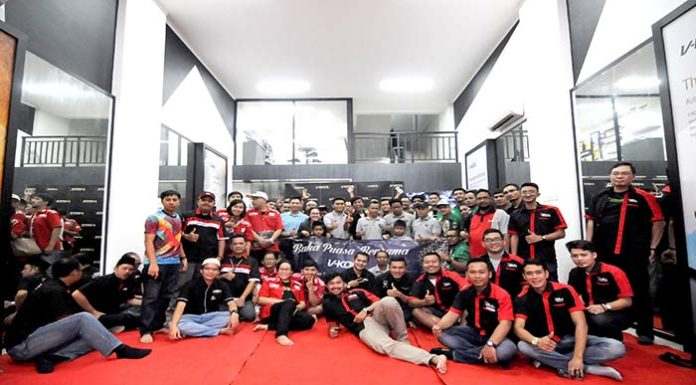 V-KOOL Gelar Buka Bersama 200 Peserta Komunitas Mobil Bekasi