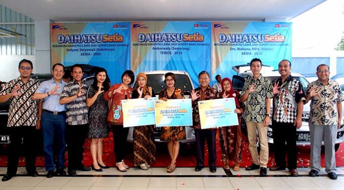 Daihatsu Serahkan 3 Unit Rekondisi untuk Pelanggan Setia di Yogyakarta
