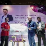 Peluncuran Program Dnars Plane Livery di AirAsia oleh CEO & Marketing Director Dnars dan Director of Maintenance & Engineering AirAsia Heru Susilo