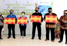 FIFGROUP Bagikan Bingkisan Lebaran untuk Masyarakat Sekitar Kantor Pusat