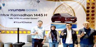 Ki-ka : Ferry, Chief Operation Officer Hyundai Gowa ; Cahaya Fitri Tantriani, Marketing Head Hyundai Gowa ; Nahrawi Sugana, Operational Manager East Area ; dan Chitra Ortho P, Operational Manager West Area. (Lidya - JKTOne.com)