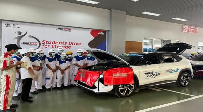 Auto2000 Sosialisasi Mobil Eletrifikasi kepada Pelajar Sekolah Menengah Kejuruan