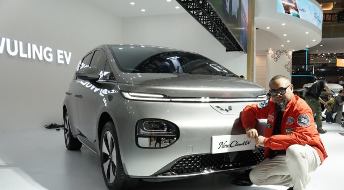 Wuling Perlihatkan Penyegaran Mobil Listrik Terbaru Kepada Komunitas di IIMS 2025