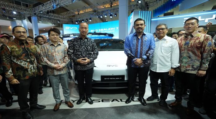 Eksplorasi Inovasi dan Keunggulan BYD pada Booth IIMS 2025