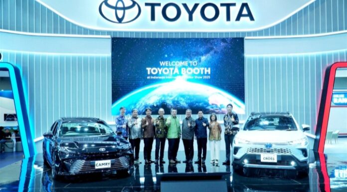 Toyota Luncurkan New Camry HEV and New Corolla Cross HEV yang Tampil Lebih Advance
