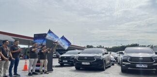 Auto2000 Hadirkan Posko Siaga 24 Jam dan Bengkel Siaga Selama Libur Nataru (dari kiri ke kanan) Bapak Yusuf Bahtiar - Aftersales Dept. Head, Koichi Kobayashi - Executive Coordinator ASBD Toyota Astra Motor, Nur Imansyah Tara – Marketing Division Head Auto2000, dan Agus Setiawan - After Sales Business Division Toyota Astra Motor sedang melakukan flag-off pelepasan para komunitas yang melakukan perjalanan liburan Nataru.