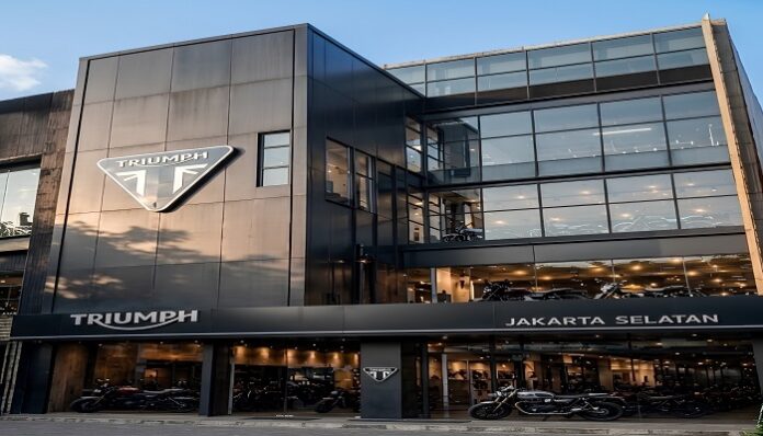 Triumph_Depan Showroom Triumph