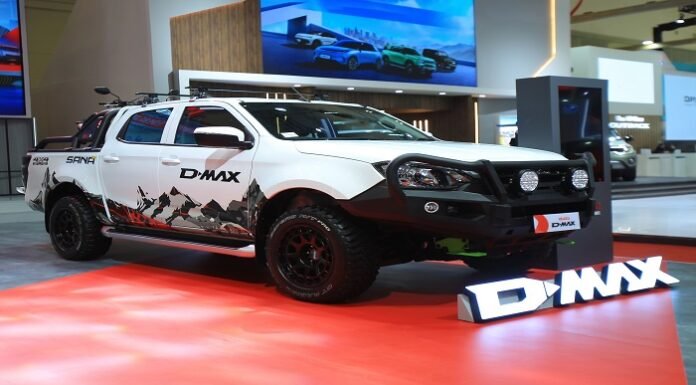 Isuzu D-Max Tampil Tangguh Menaklukkan Berbagai Medan di GIIAS 2026 Isuzu
