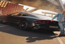 Brad Pitt Jadi Bintang Mercedes-AMG GT 4-Door Coupé Terbaru Mercedes-AMG